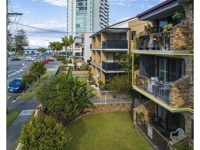 3/6 Broad Street, Labrador QLD 4215