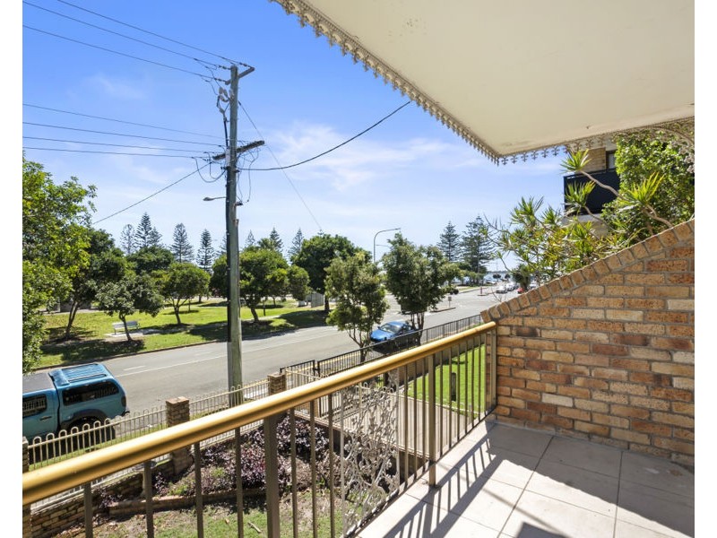 3/6 Broad Street, Labrador QLD 4215