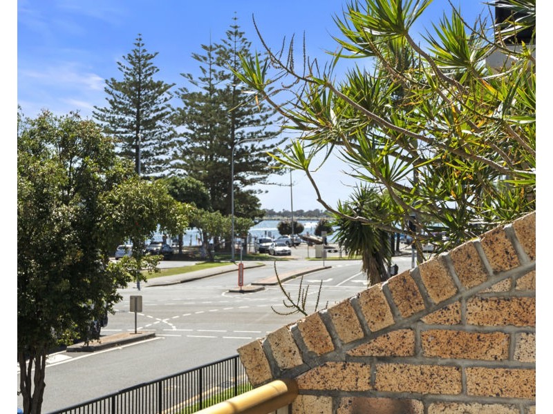 3/6 Broad Street, Labrador QLD 4215