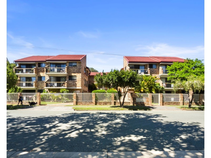 3/6 Broad Street, Labrador QLD 4215