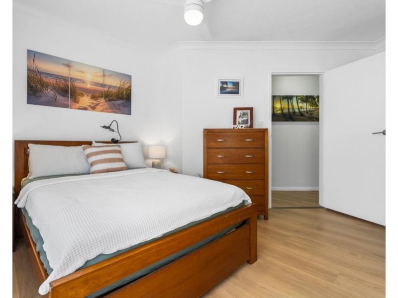 2/14 Rosewood Avenue, Broadbeach QLD 4218