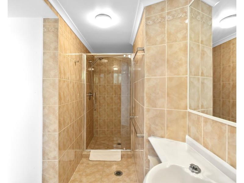 2/14 Rosewood Avenue, Broadbeach QLD 4218