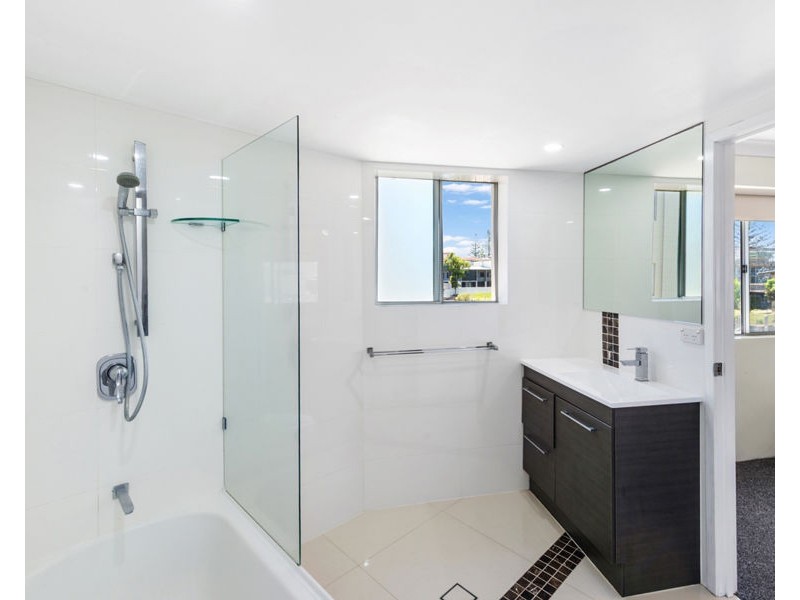 35/37 Bayview Street, Runaway Bay QLD 4216