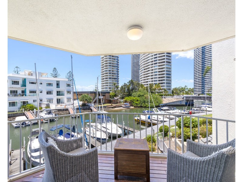 35/37 Bayview Street, Runaway Bay QLD 4216