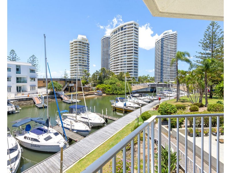 35/37 Bayview Street, Runaway Bay QLD 4216