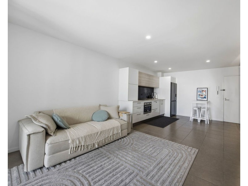 1212/6-8 Waterford Court, Bundall QLD 4217