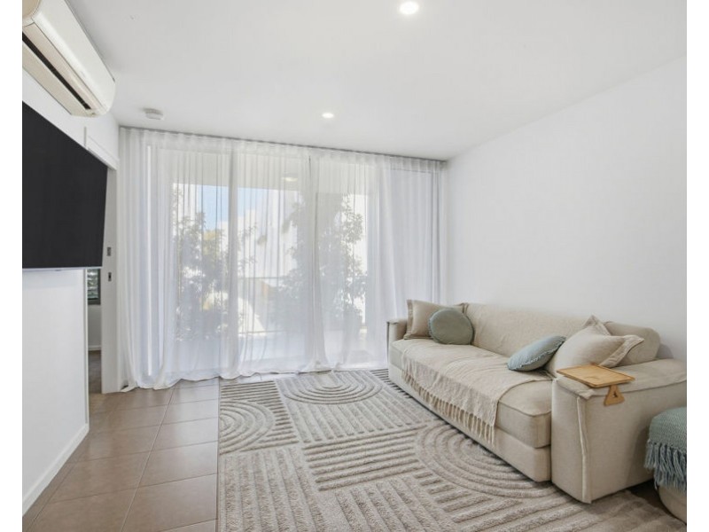 1212/6-8 Waterford Court, Bundall QLD 4217