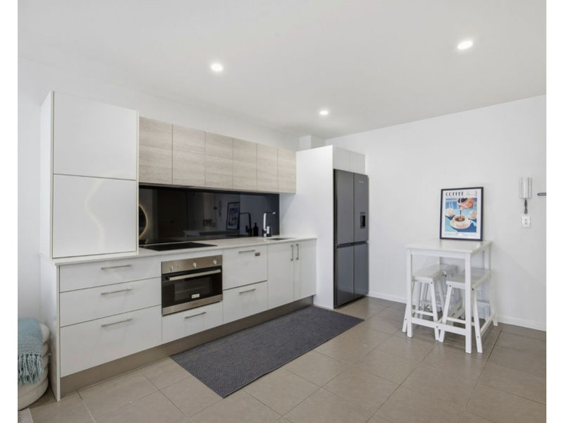 1212/6-8 Waterford Court, Bundall QLD 4217