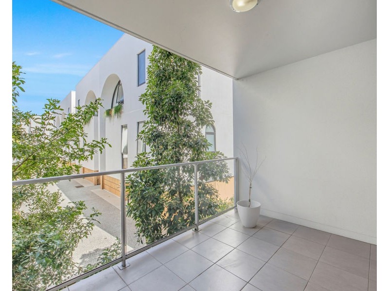 1212/6-8 Waterford Court, Bundall QLD 4217