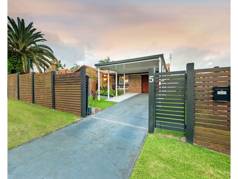 5 Essendon Close, Arundel QLD 4214