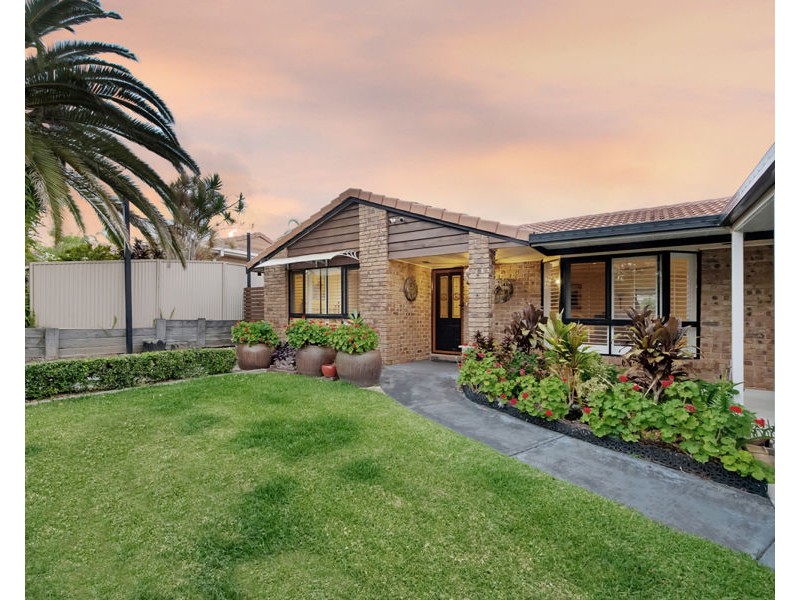 5 Essendon Close, Arundel QLD 4214