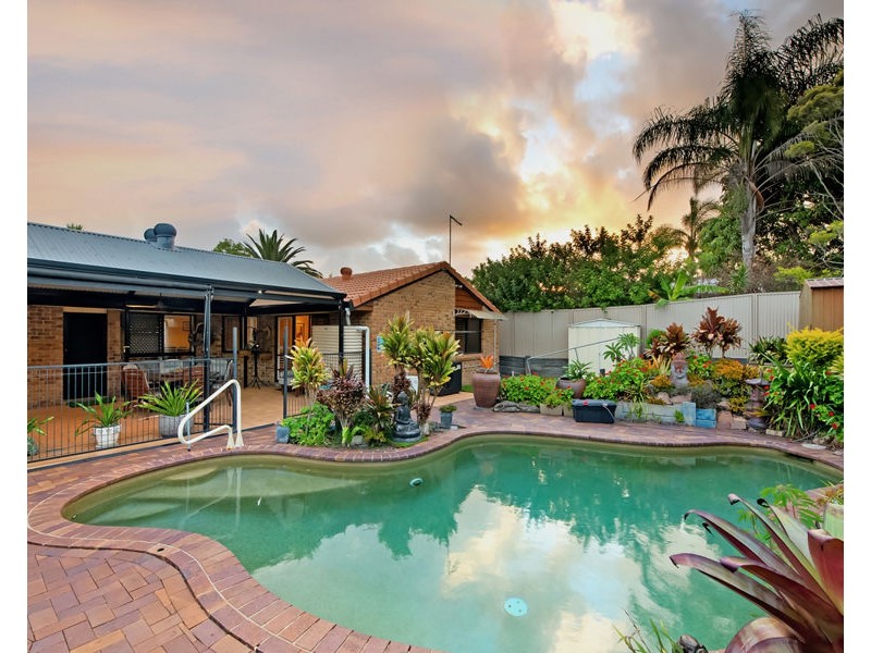 5 Essendon Close, Arundel QLD 4214