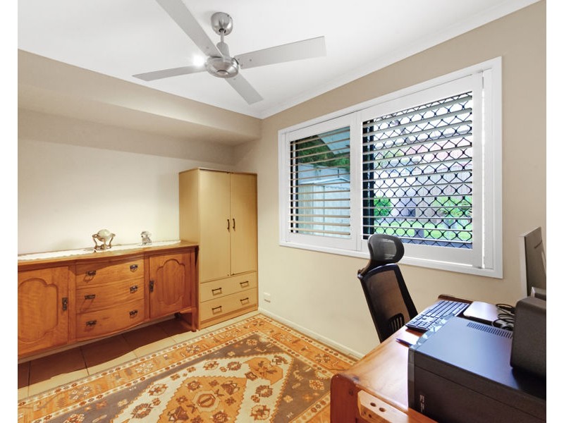 5 Essendon Close, Arundel QLD 4214
