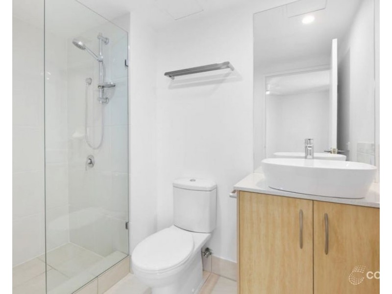 1104/41 Labrador Street, Labrador QLD 4215