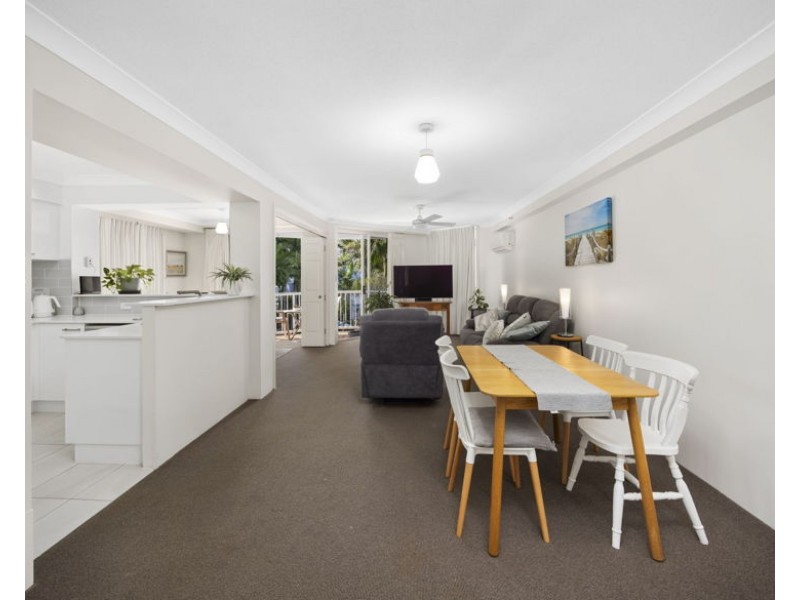 1021/2633 Gold Coast Highway, Broadbeach QLD 4218