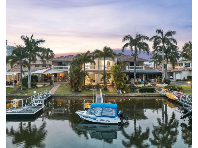 29/76 Bayview Street, Runaway Bay QLD 4216