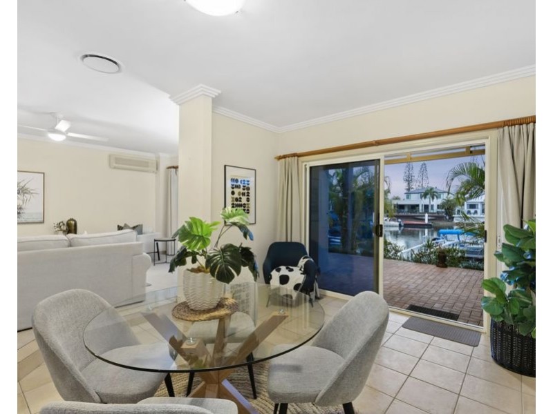 29/76 Bayview Street, Runaway Bay QLD 4216