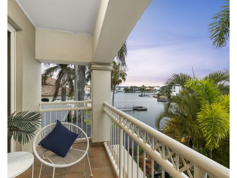 29/76 Bayview Street, Runaway Bay QLD 4216