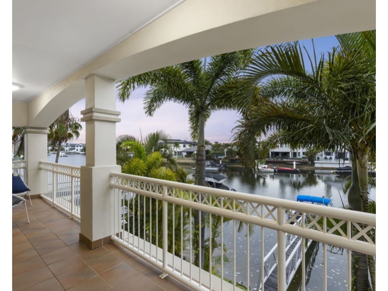 29/76 Bayview Street, Runaway Bay QLD 4216