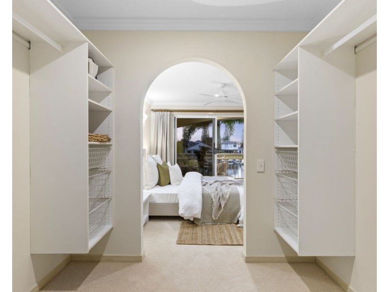 29/76 Bayview Street, Runaway Bay QLD 4216