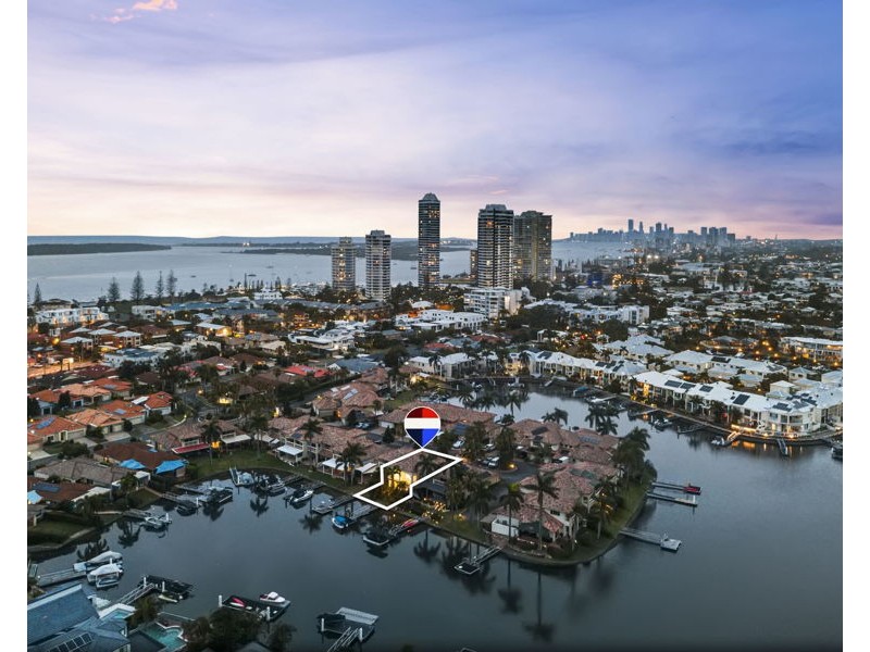 29/76 Bayview Street, Runaway Bay QLD 4216