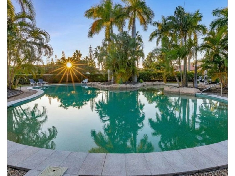 29/76 Bayview Street, Runaway Bay QLD 4216