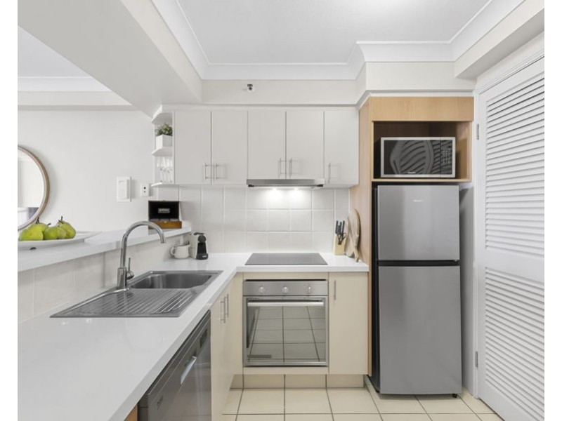 1054/2633 Gold Coast Highway, Broadbeach QLD 4218