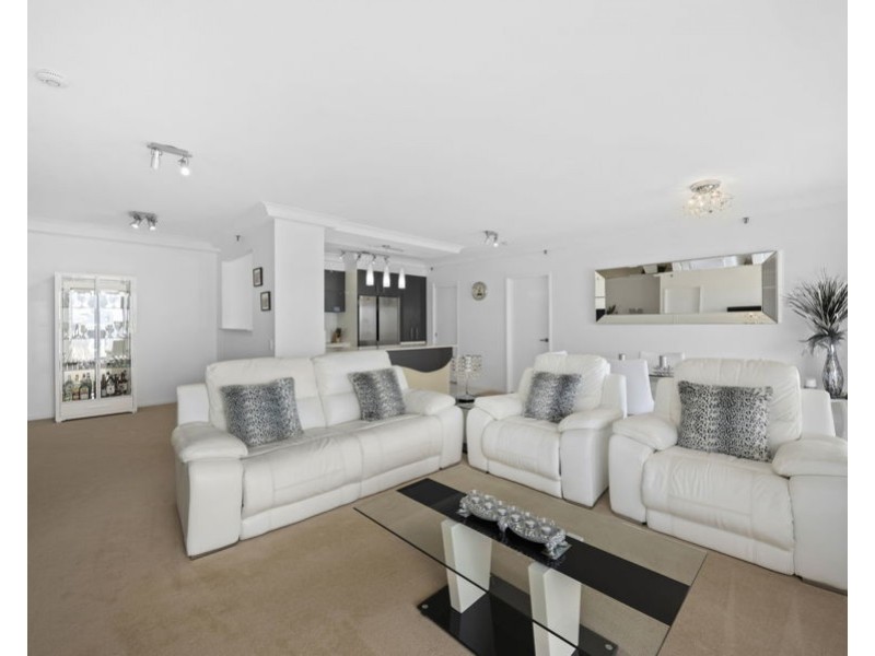 178/2 Admiralty Drive, Paradise Waters QLD 4217