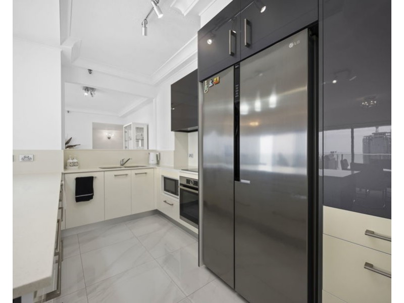 178/2 Admiralty Drive, Paradise Waters QLD 4217