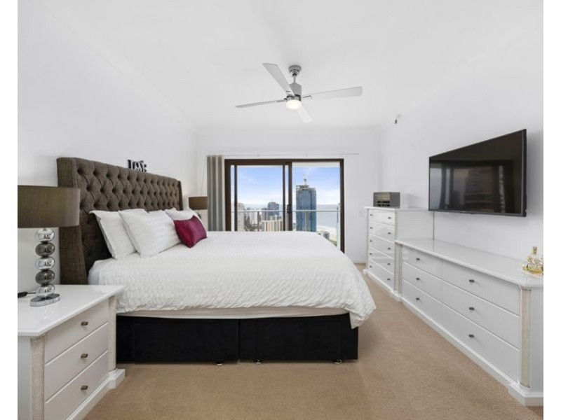 178/2 Admiralty Drive, Paradise Waters QLD 4217