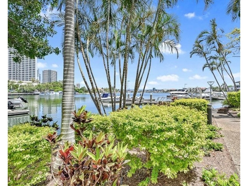 178/2 Admiralty Drive, Paradise Waters QLD 4217