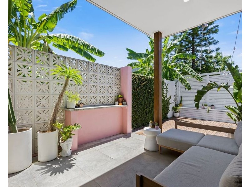 3/7 Bambarra Street, Southport QLD 4215