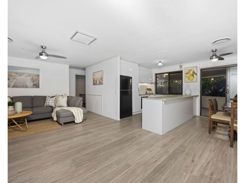 2/26 Morinda Way, Labrador QLD 4215