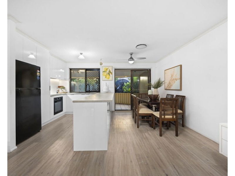 2/26 Morinda Way, Labrador QLD 4215