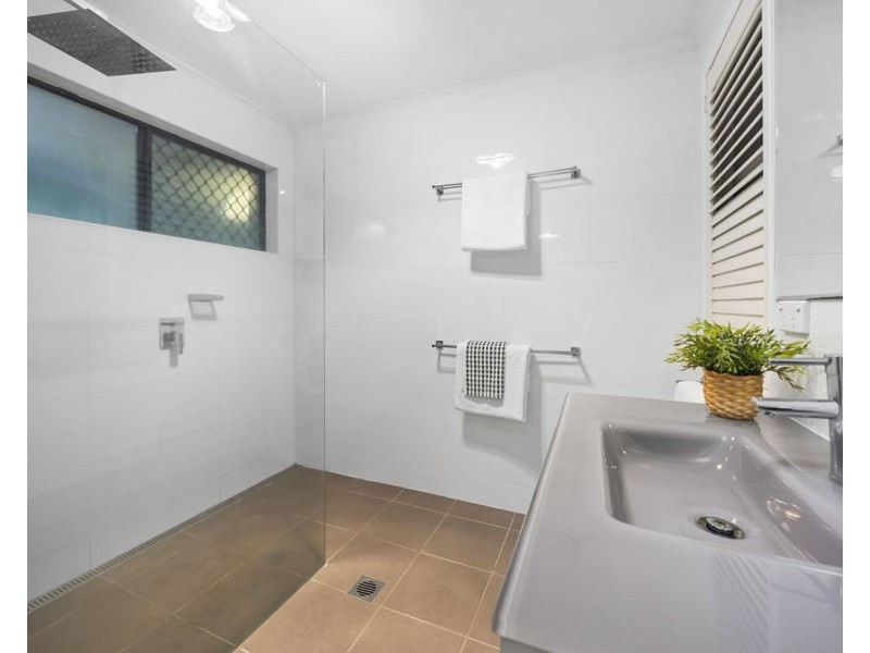 2/26 Morinda Way, Labrador QLD 4215