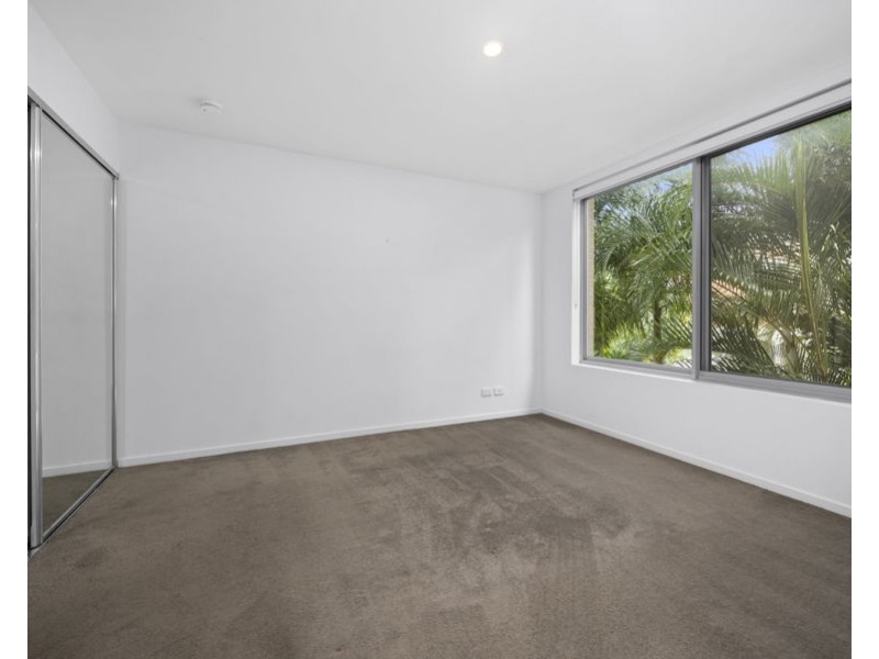 1207/6-8 Waterford Court, Bundall QLD 4217