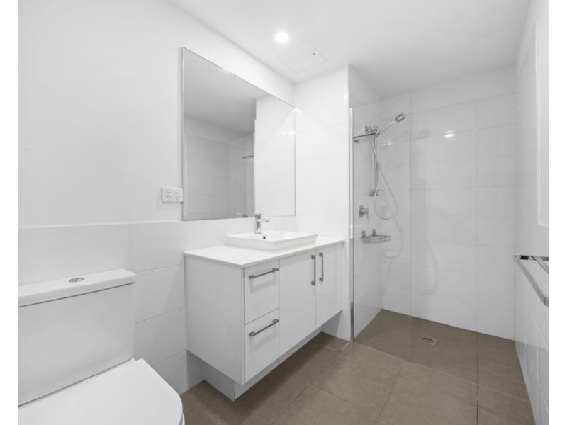 1207/6-8 Waterford Court, Bundall QLD 4217