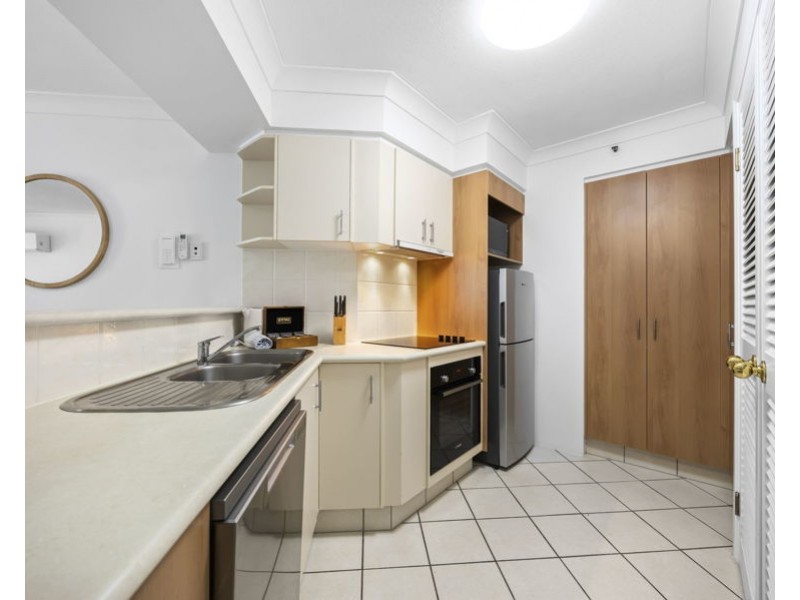 1076/2623-2633 Gold Coast Highway, Broadbeach QLD 4218