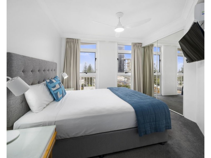 1076/2623-2633 Gold Coast Highway, Broadbeach QLD 4218