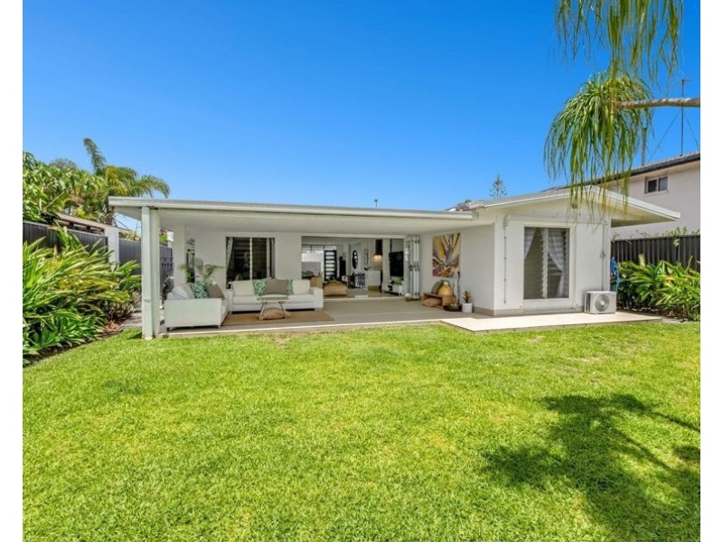 103 Monaco Street, Broadbeach Waters QLD 4218