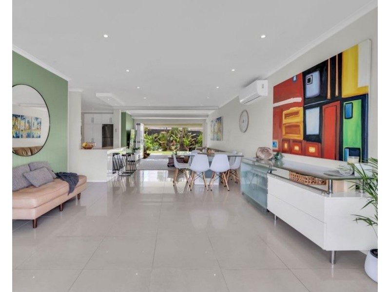 103 Monaco Street, Broadbeach Waters QLD 4218