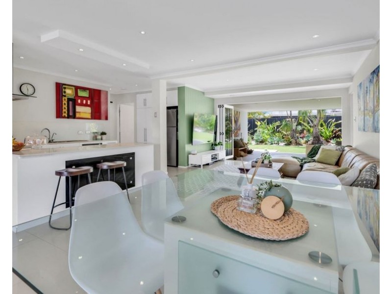 103 Monaco Street, Broadbeach Waters QLD 4218