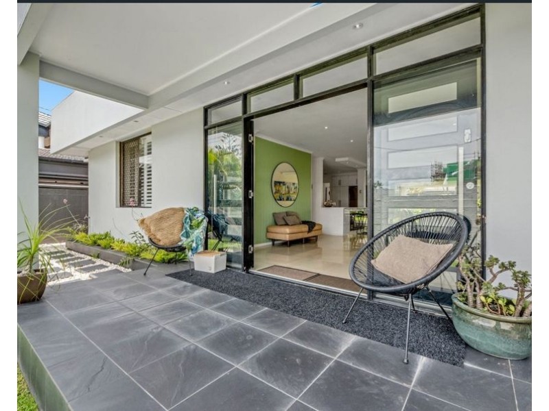 103 Monaco Street, Broadbeach Waters QLD 4218