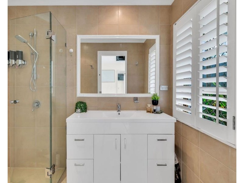 103 Monaco Street, Broadbeach Waters QLD 4218