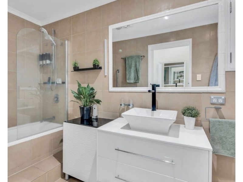 103 Monaco Street, Broadbeach Waters QLD 4218