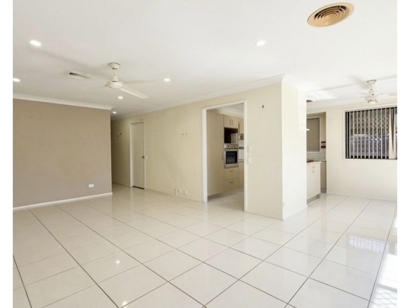 2/67 Corunna Crescent, Ashmore QLD 4214