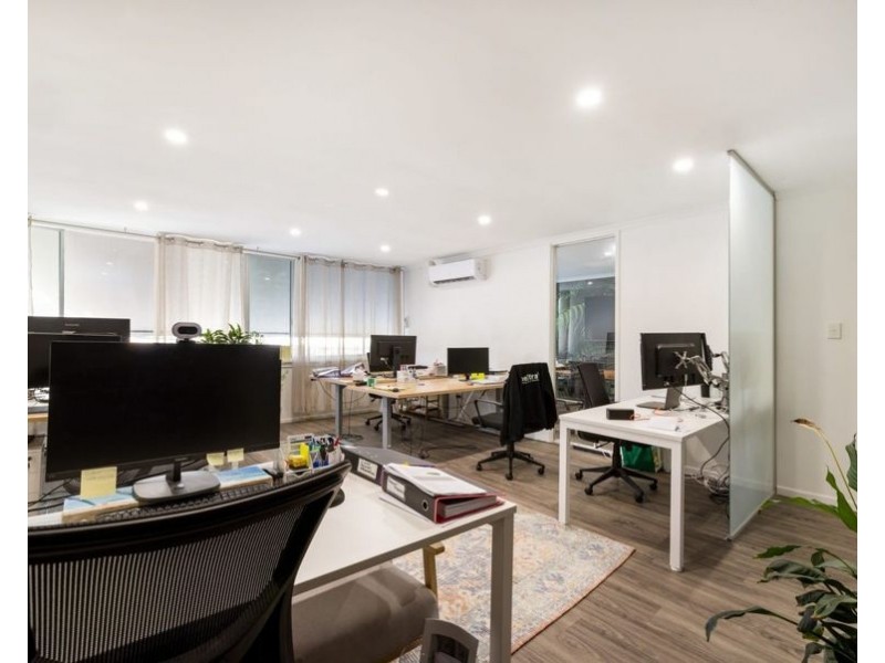 44 Thomas Drive, Surfers Paradise QLD 4217