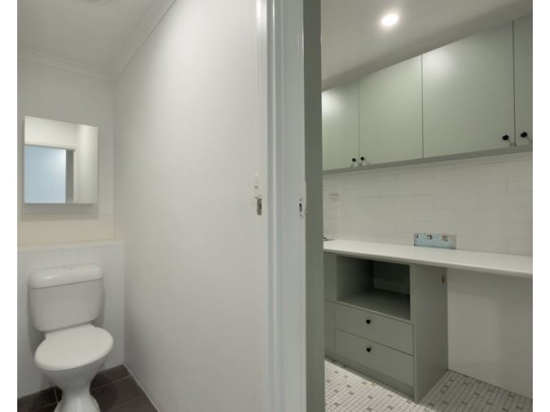 44 Thomas Drive, Surfers Paradise QLD 4217