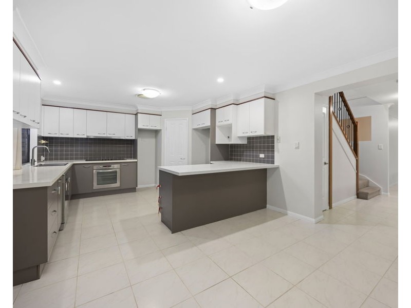 4 Banbrook Court, Molendinar QLD 4214