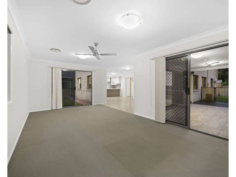 4 Banbrook Court, Molendinar QLD 4214